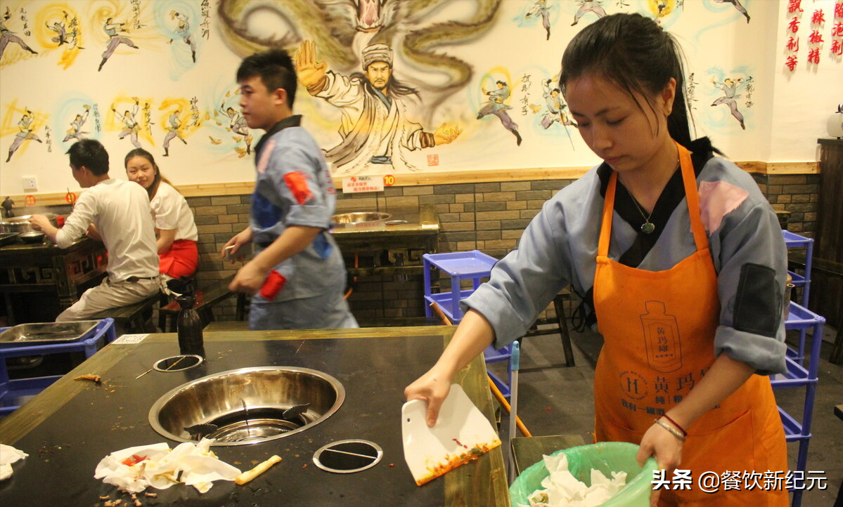 餐饮招聘启事（为何餐饮业招工难）