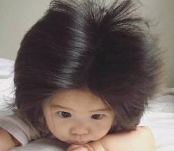 为啥新生儿有的头发多，有的少？4个方法，让宝宝告别“小秃头”