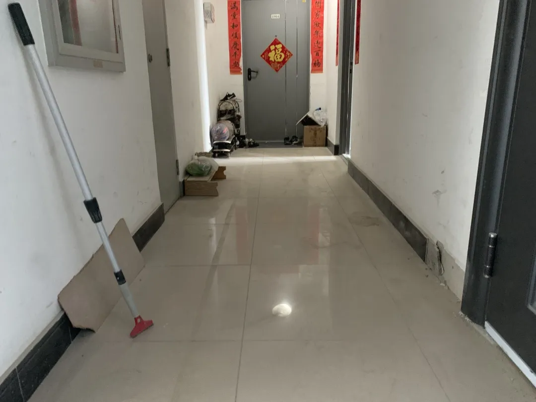跟拍保洁阿姨9小时,我探到了内幕