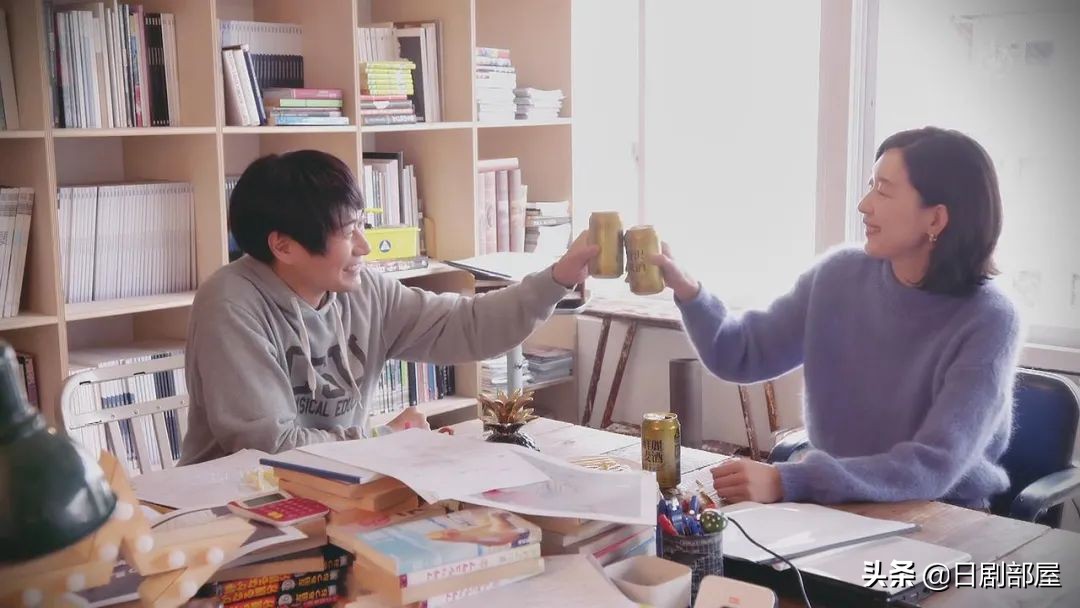 楚楚伟和纳米天使与爱情者的爱合作。