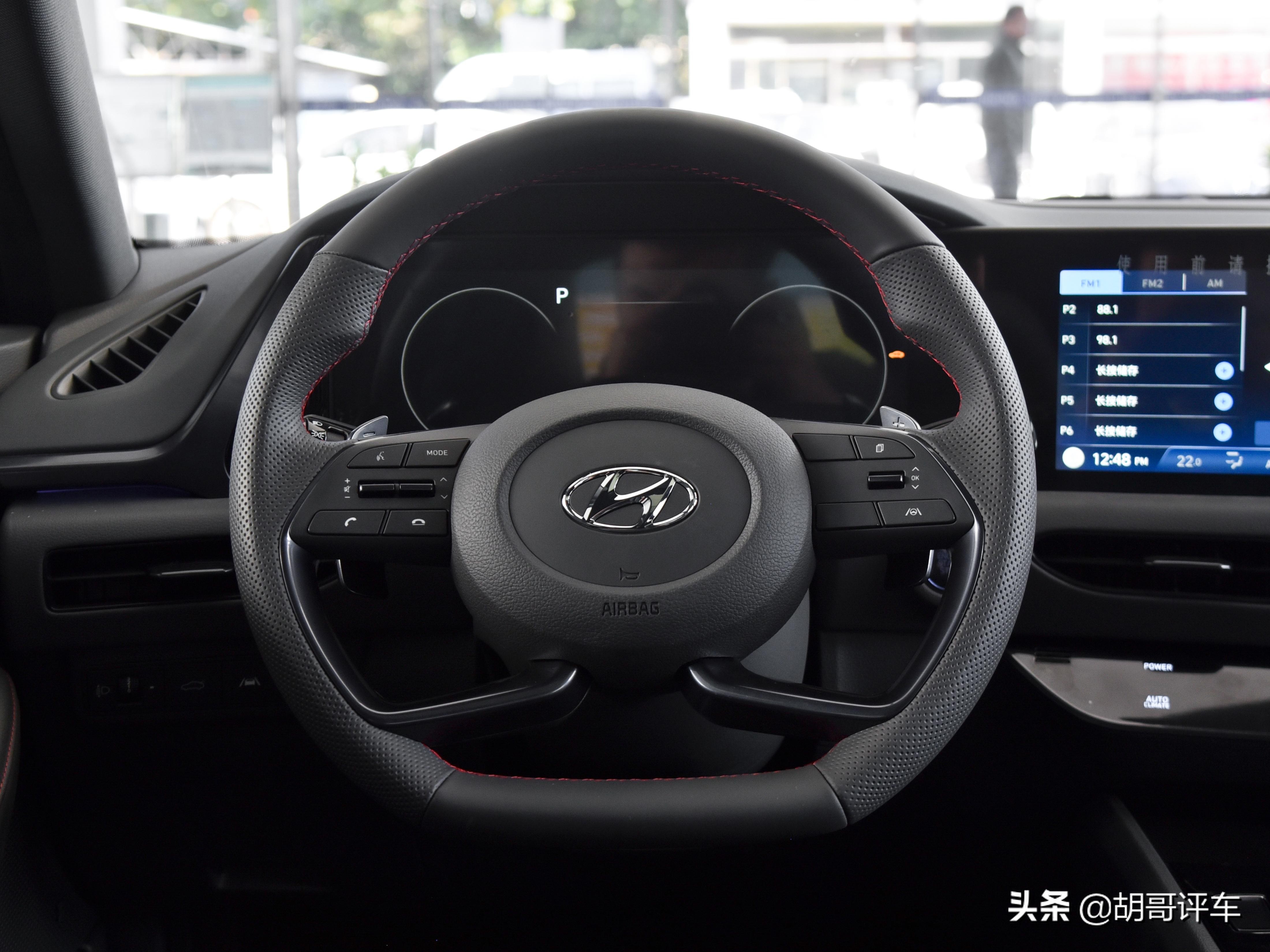 2.0T+8AT，外观怪异的合资中型车，带你看现代索纳塔