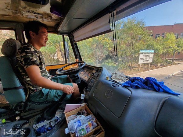 工地上的大黄蜂,这台5万5买的二手陕汽奥龙渣土车我很满意