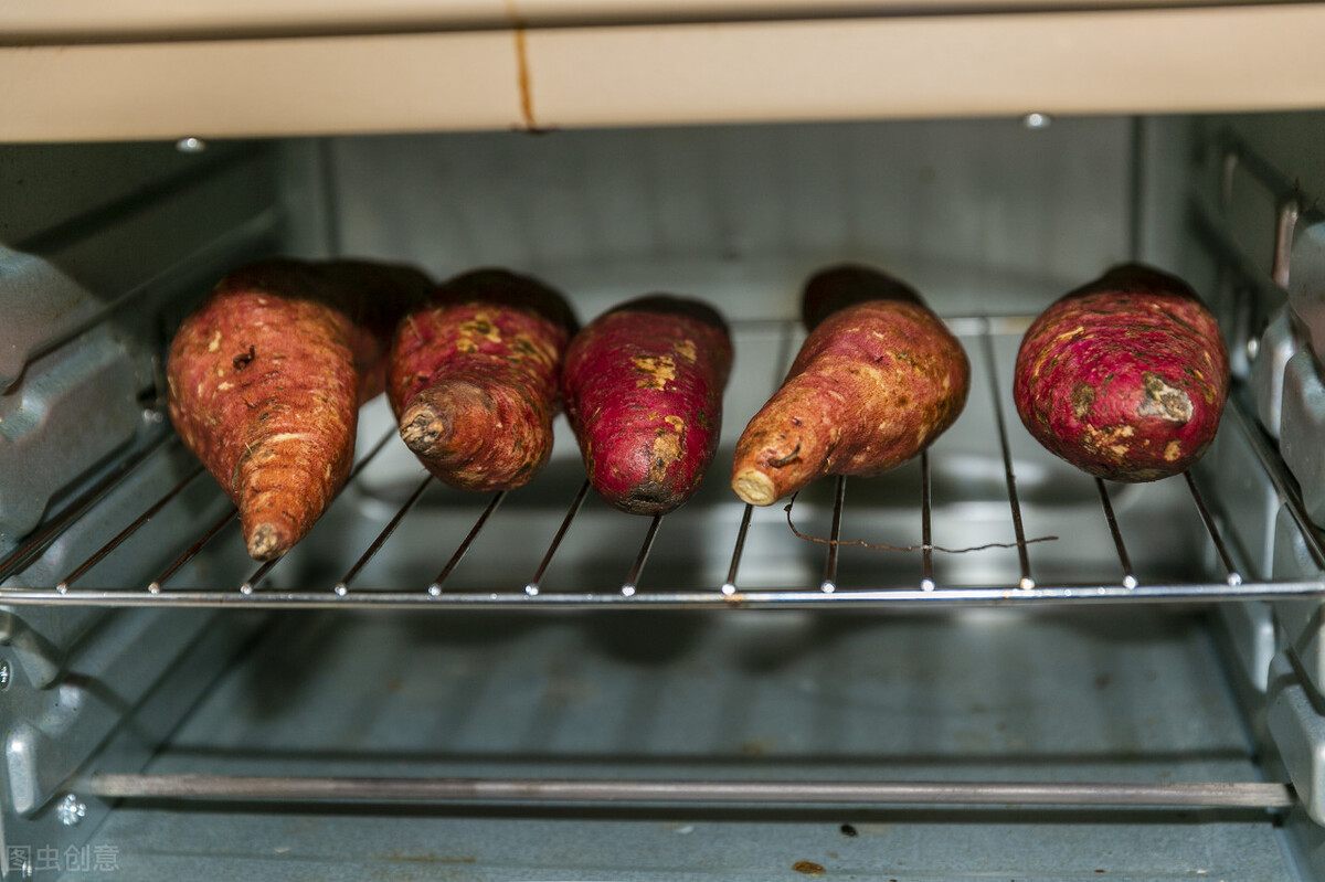 地瓜切开烤箱多少度烤多久 怎么用烤箱烤红薯 3