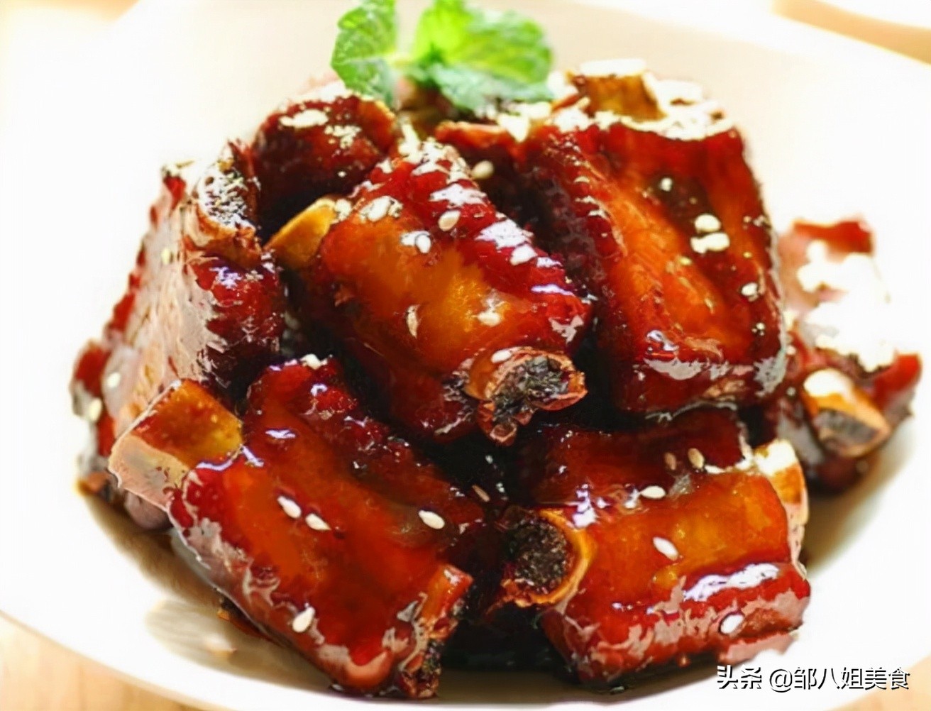 做糖醋排骨，掌握好三个步骤，排骨又好看又好吃，颜色红亮味道香