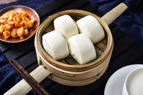 蒸完馒头的水千万别倒，好百邻教你三大妙用，实用还能帮你省钱
