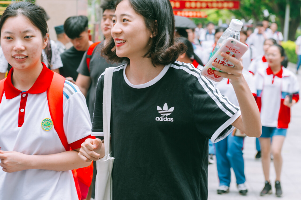 2021各省高考总人数高达1071万人，400分还能上本科吗？