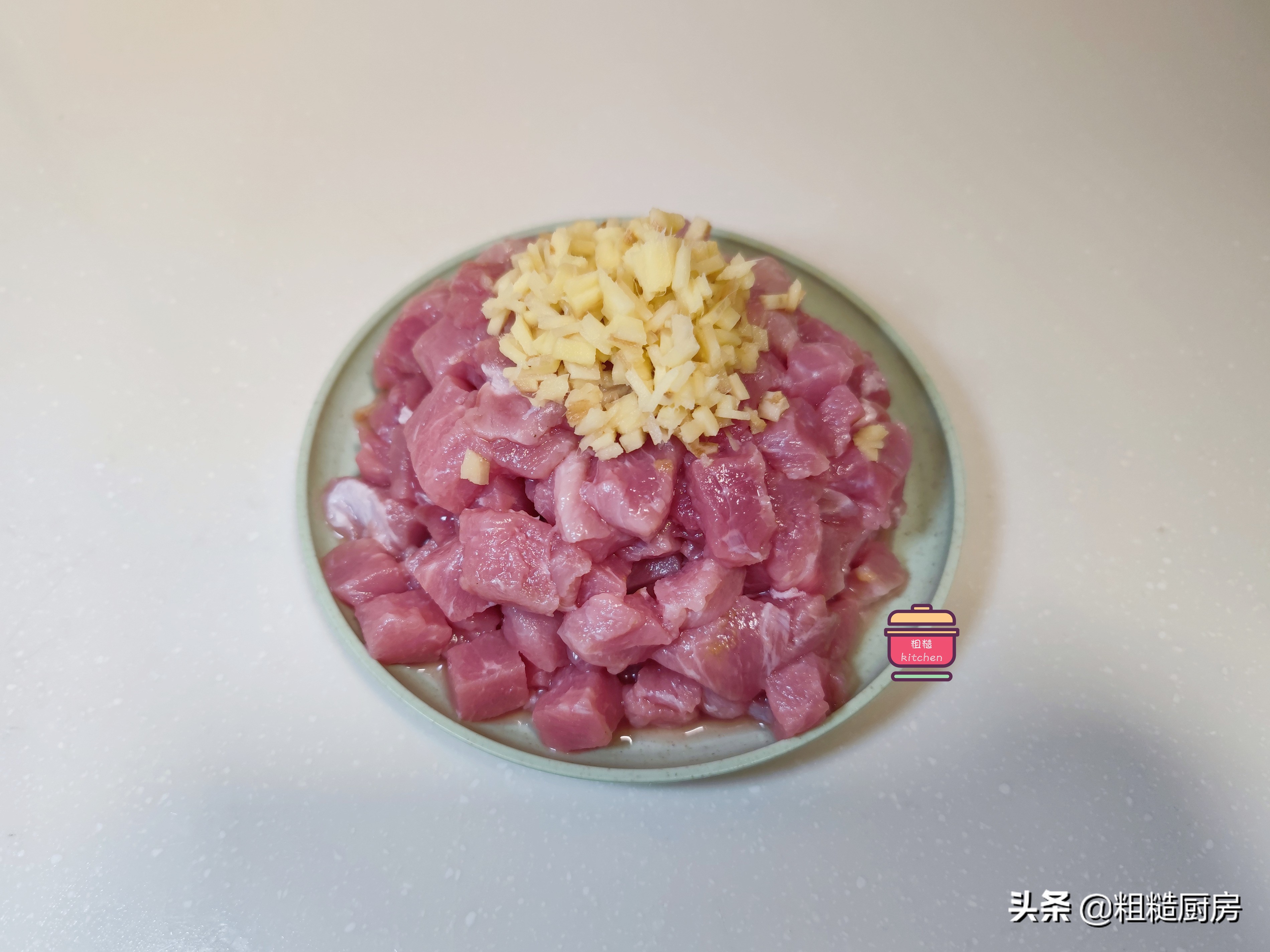 自制炸肉丸，外酥里嫩，肉香十足，能涮火锅能炖菜，孩子超爱吃