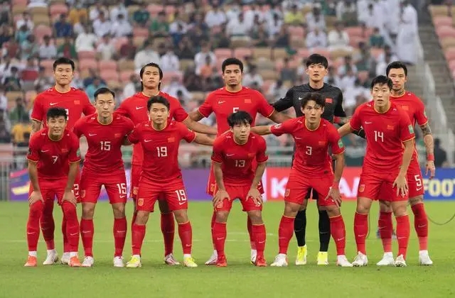 世界杯2022中国怎么才能出线(0.41%！国足出线概率出炉，23点战阿曼生死战，李铁：尽全力取胜)