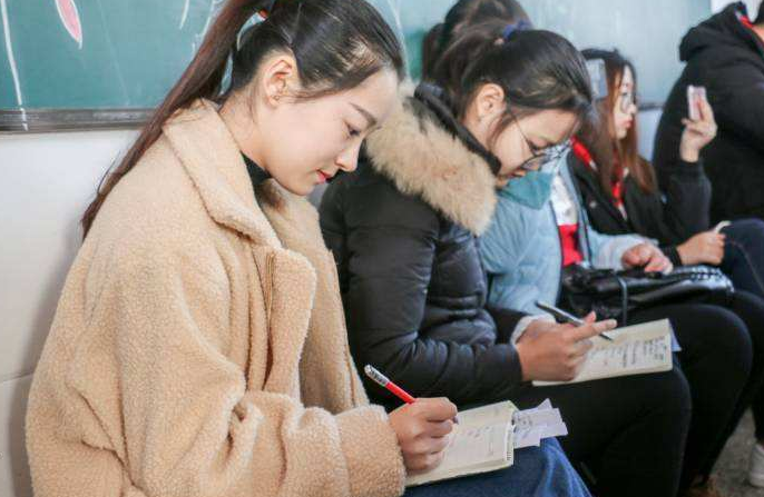 考研很辛苦的3个专业，上岸难度很大，但考研后很好就业