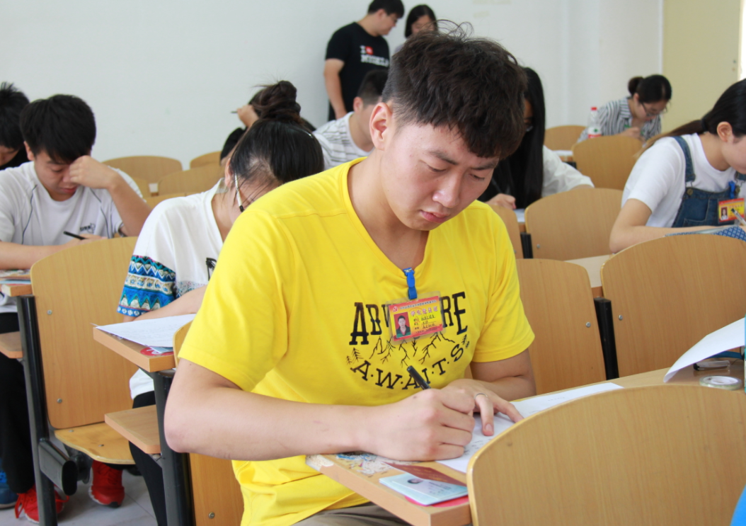 大学生入党好处多，可弊端却少有人知，想清楚再决定别等将来后悔