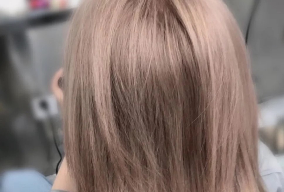 奶茶棕色头发图片(女人染发时要注意) - 赤虎壹号