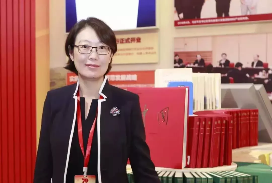 央视报道！毕业陕西，她创下多个第一，当选英国皇家规划学会主席