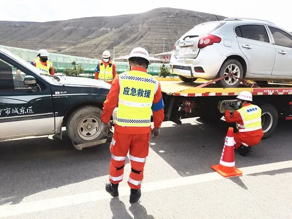 “酒后推车”算酒驾吗？女子酒后推车回家，交警：不违法但缺德