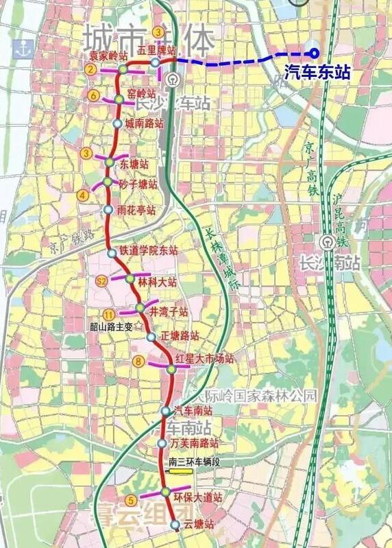 长沙拟建一条地铁，长约46千米，串联多个交通枢纽，预计12月开工