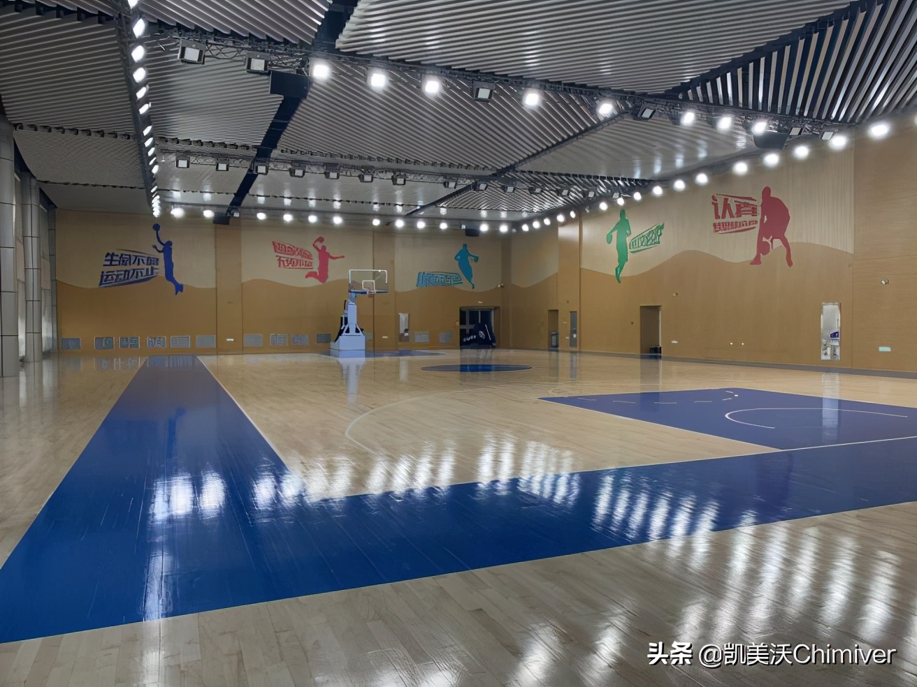 为什么nba场馆地板都要现铺(NBA球馆的木地板让人看起来热血沸腾的原因揭晓)