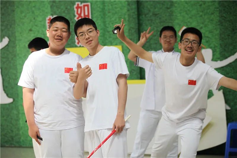 超燃运动盛会·震撼灞柳河畔！西安铁一中滨河第八届体育节暨田径运动会火热进行中……