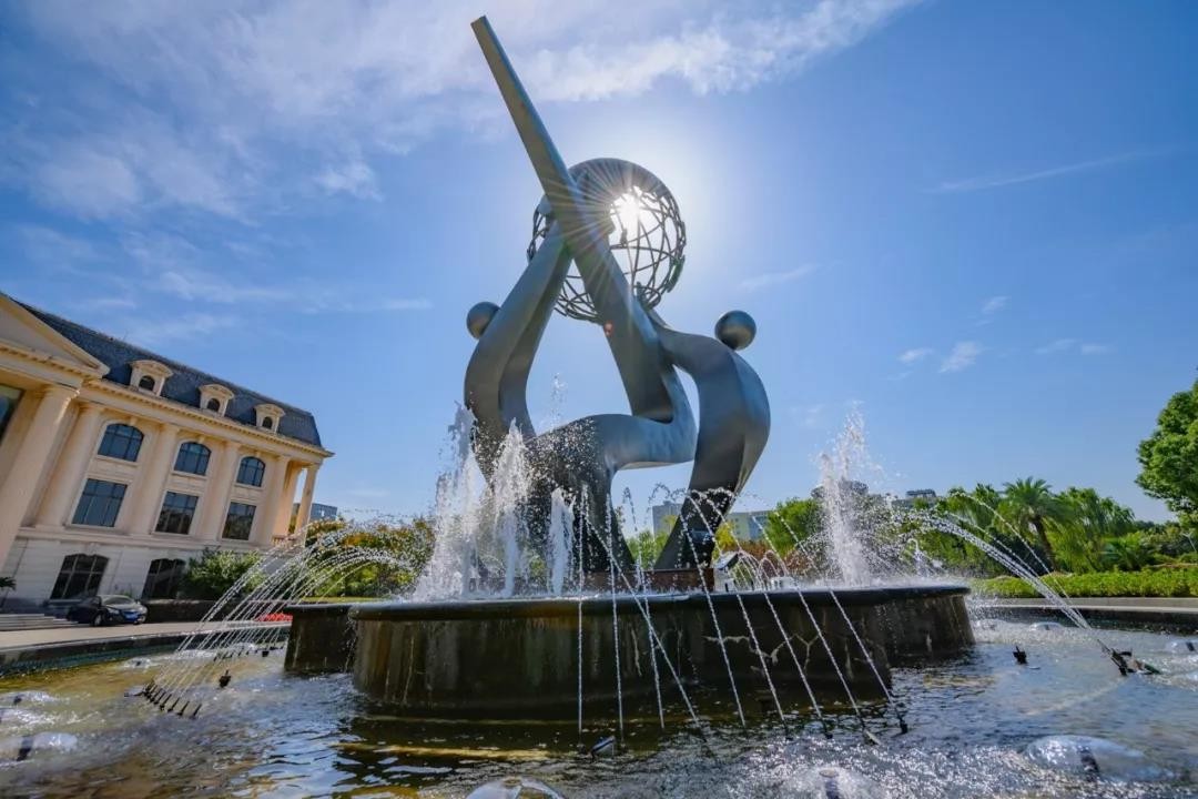 刷屏！央视6次“点名”！上海这所高校为何频频引发央视关注？