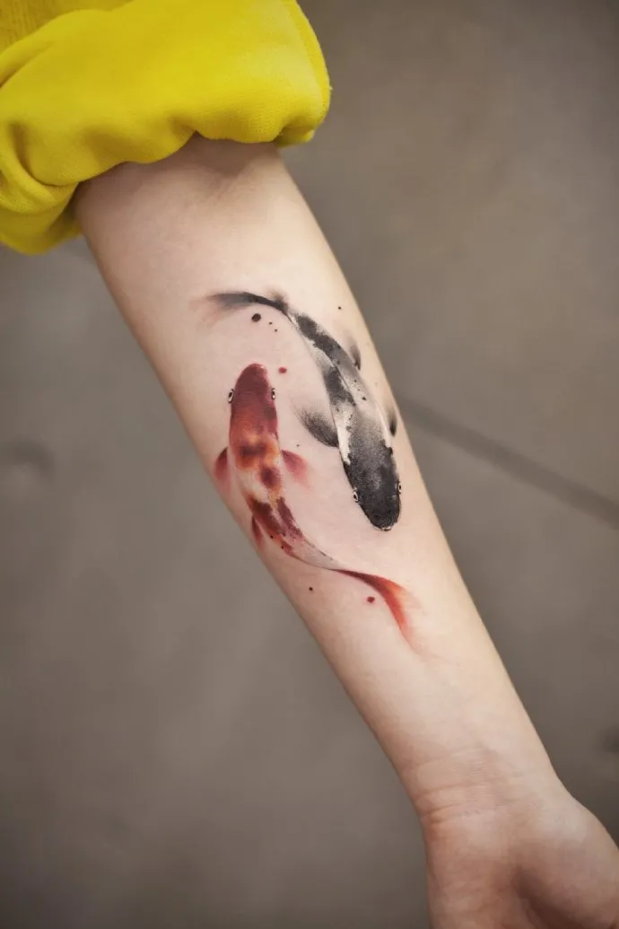 纹身女图片小图案(85后美女把水墨纹身上) - 赤虎壹号