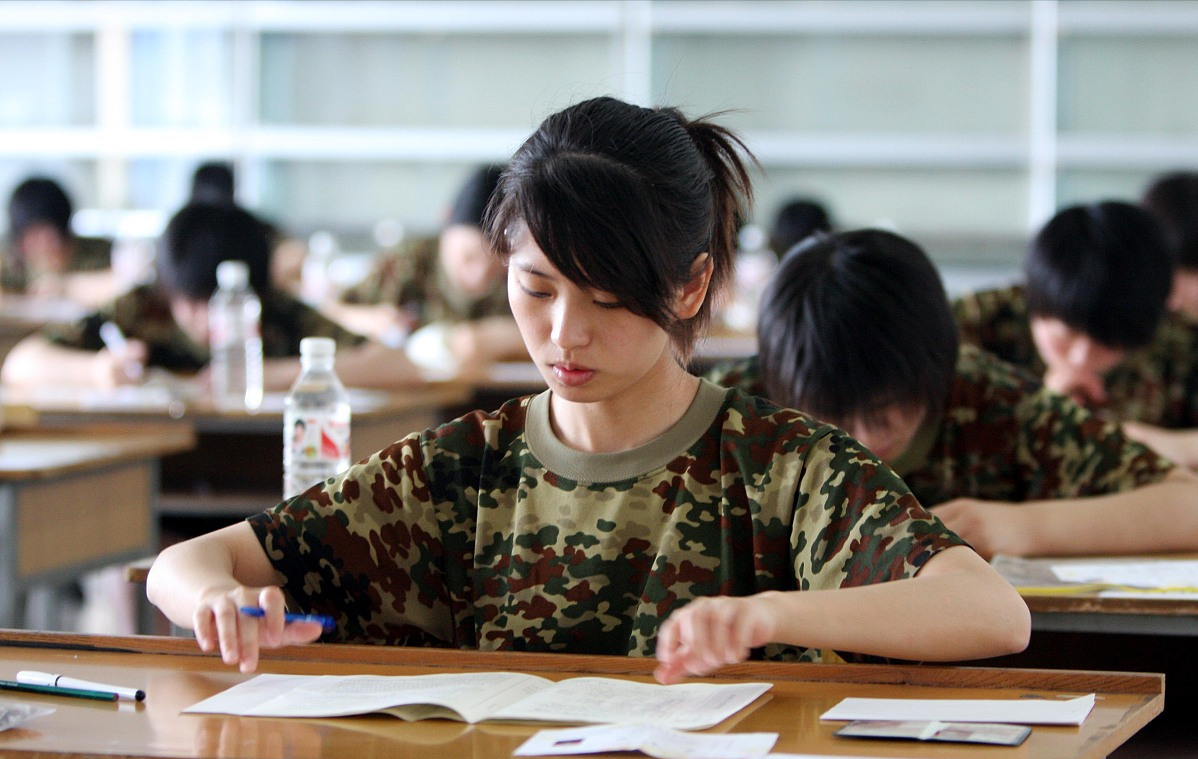 大一和大四学生参军报国，各有4大亮点，学生和父母须知