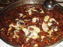 麻辣水煮鱼是川渝地区的一道色香味俱全的名肴，属于川菜或渝菜
