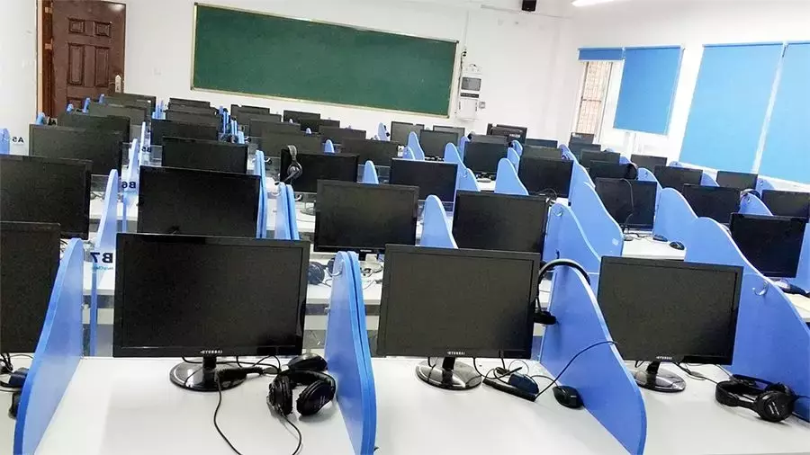 基础部？外语系？没错！我们西希还有这些专业