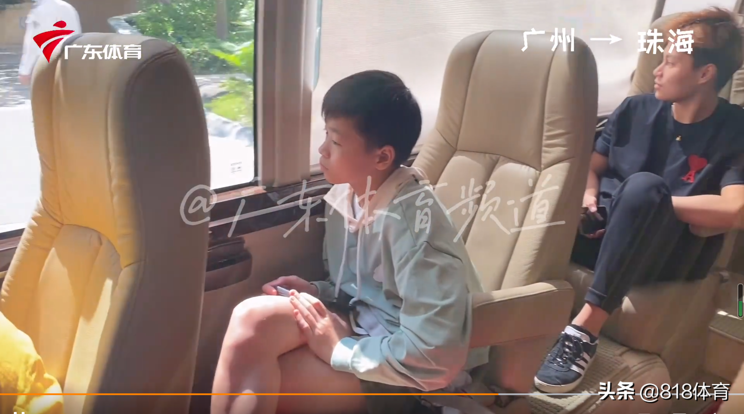 开心!全红婵游珠海长隆,大师兄谢思埸带漂亮女友陪玩,红姐电灯泡