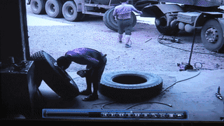 胎压警报亮了怎么办？还能继续开吗？