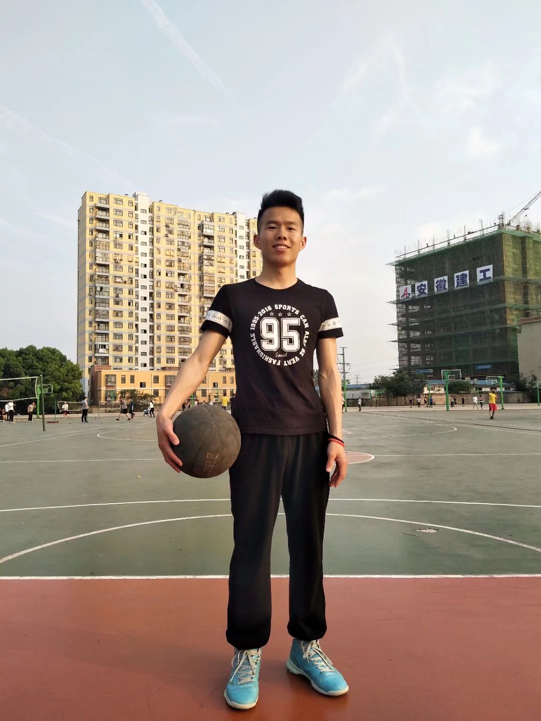 nba球星为什么三步上篮不停(打篮球打这么久不会上三步篮，绝对是没找到对方法！)