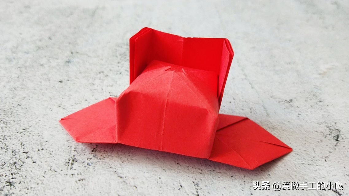 折纸教程：折个简单易学的状元帽，愿大家取得理想成绩