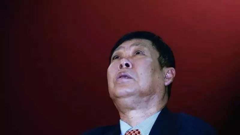 李玮锋打世界杯喝什么可乐(健力宝变味：他曾养活一座城市，最后却戴罪病逝)