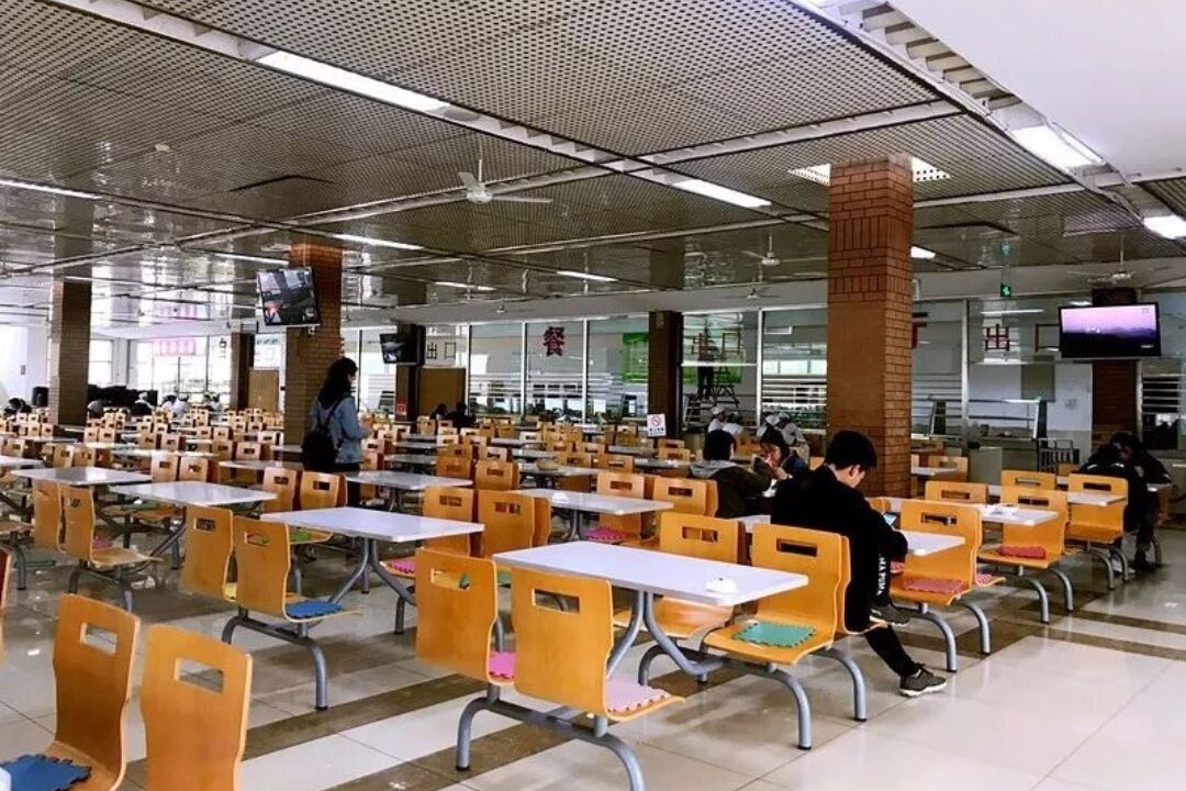 大学食堂火了，设置高难度WiFi密码，不是学霸想蹭网都没门