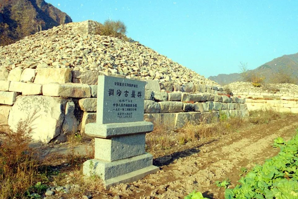 馆长监守自盗，国宝壁画贱价卖给韩国人，20年拒不归还还四处展览
