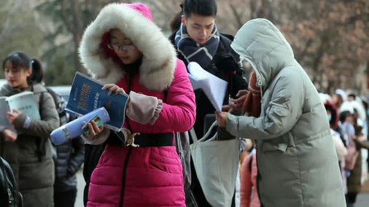 大学考试也很“难”，尤其是体测考试，让学生都直言：怕了怕了