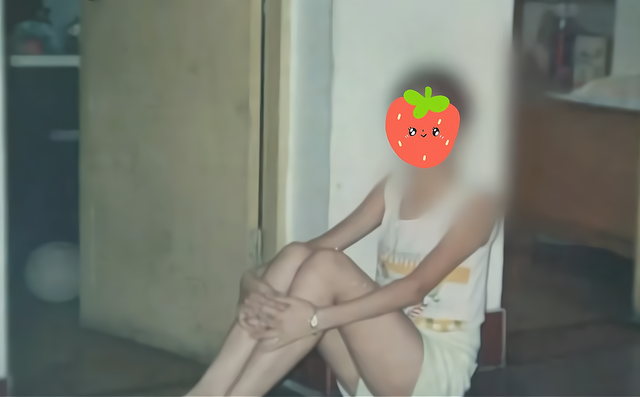 湖南一女大学生因爱精神失常，和街边50岁流浪汉生孩子，母亲崩溃