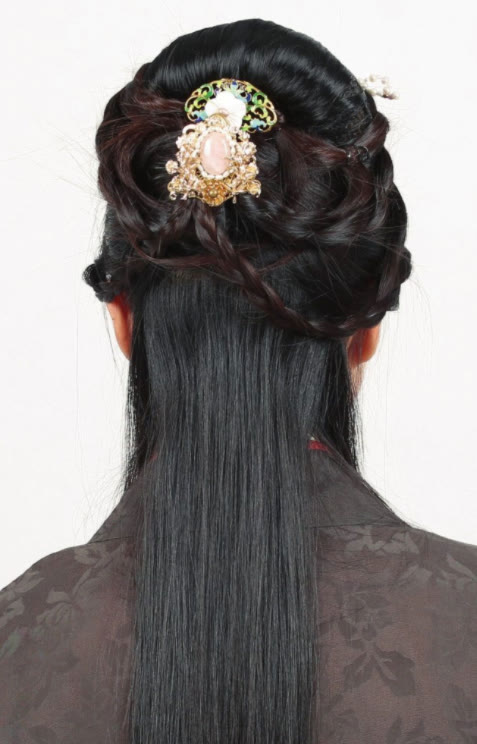 古风极简盘发:女词人编发造型