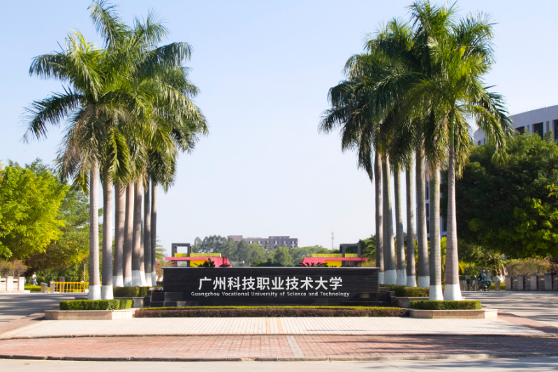 广东部分大学招生分数“跳水”，降到不足150分，仍缺额近9000人