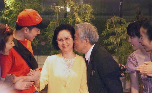 琼瑶与平鑫涛的坎坷情路及与原配林婉珍的情感纠葛