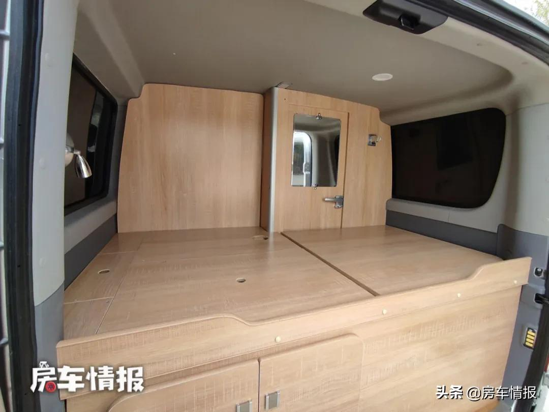 13.98万起的大通房车，不到2米高有厕所和大床，C2本就开