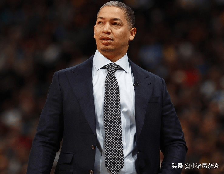 nba快船队为什么打爵士队(当快船14分大胜爵士之后，你才明白，泰伦卢为何故意避开湖人了)