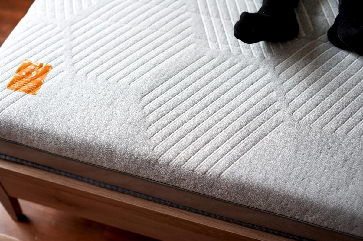 米粉亲自来验货 售价两千多的8H 金刚护脊乳胶床垫到底值不值