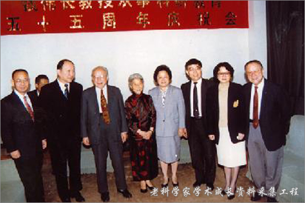 他当了近30年校长，为中国教育“搭梯铺路”，学生不少成了院士