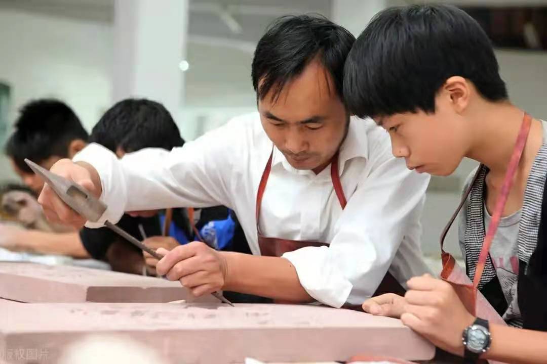 大学录取通知书里，有一张很重要的表，能为学生节约几千块钱