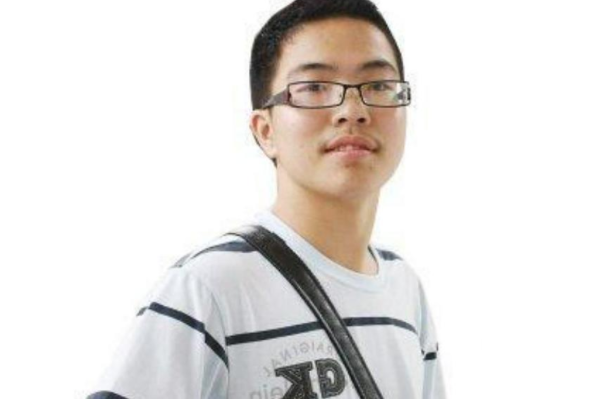 江苏高考作文，只有755个字却获得“满分”，他是怎么做到的？