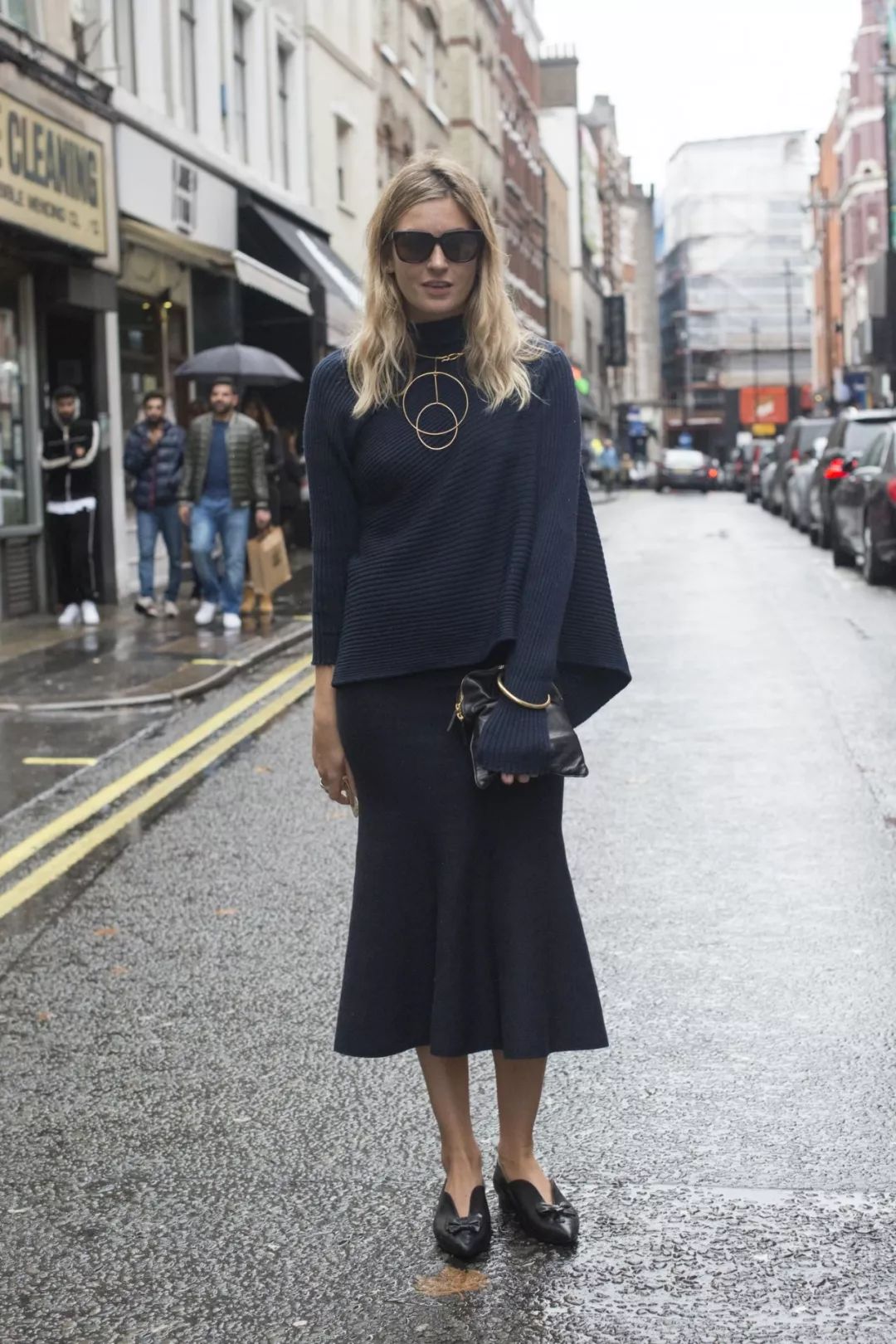 脚上魔术｜瘦脚又显高，奶奶鞋只穿V口的就好