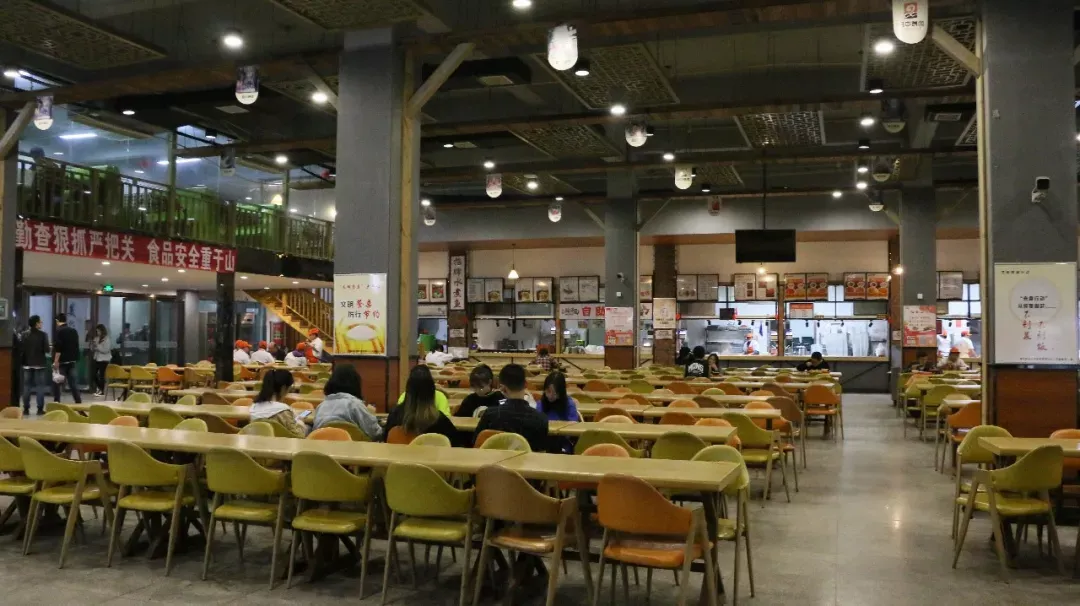 占地2000余亩，投资8000万建新宿舍，湖北这所大学“太豪华”