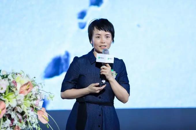 资阳女富豪的人生传奇：18岁餐厅打工，4次登顶珠峰，身家2.75亿