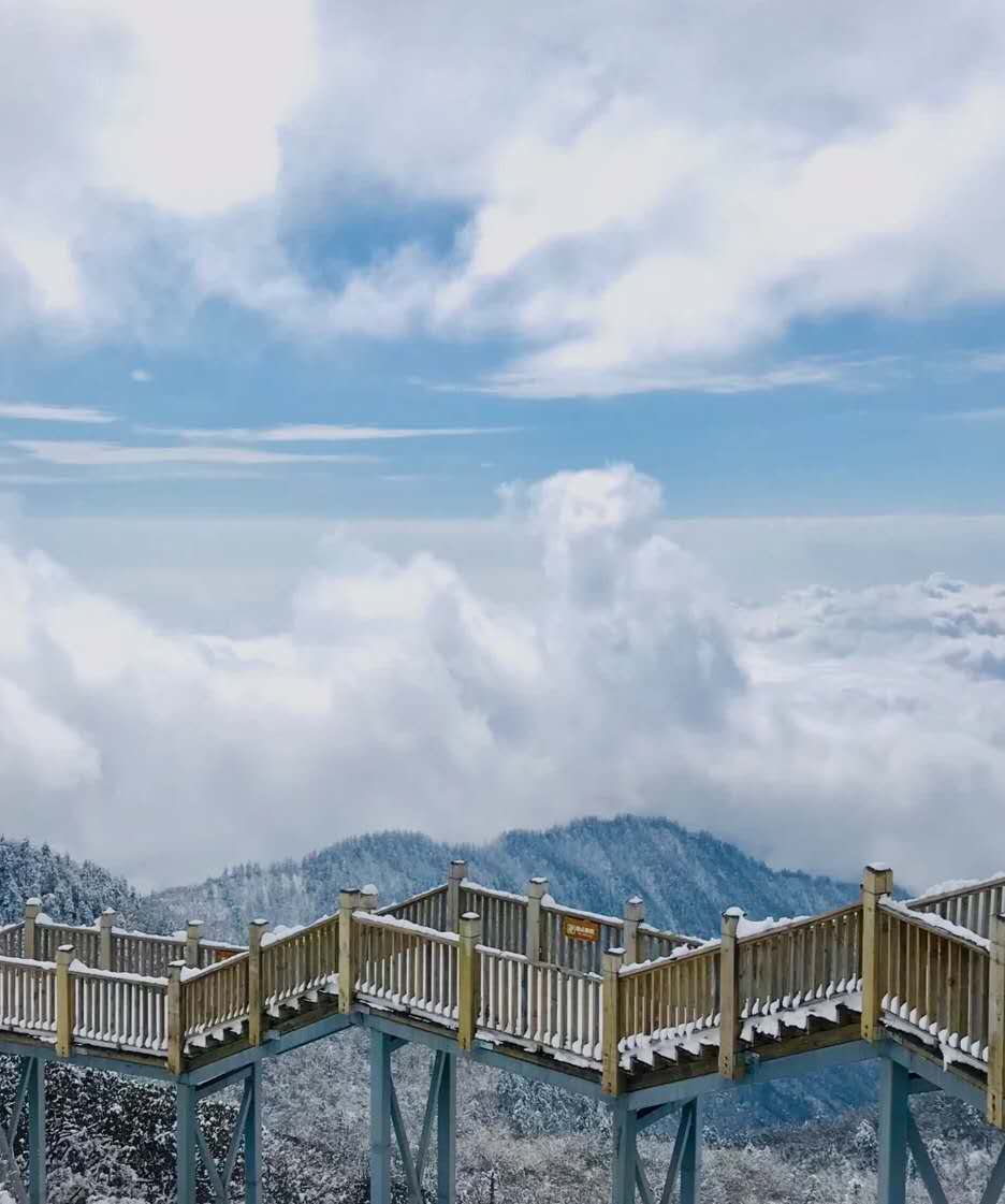 西嶺雪山旅遊攻略(窗含西嶺千秋雪) - 悅聞天下