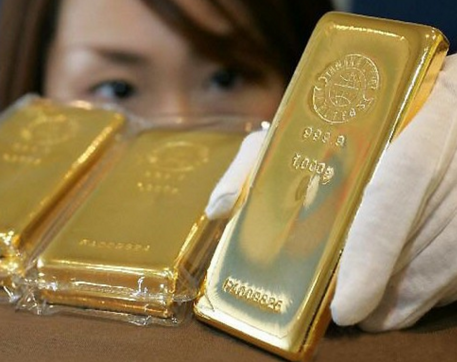100万买的金条涨到150万，金店回收只给90万，银行管卖不管收？