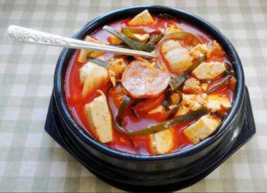 韓國(guó)泡菜鍋,韓國(guó)泡菜鍋的家常做法