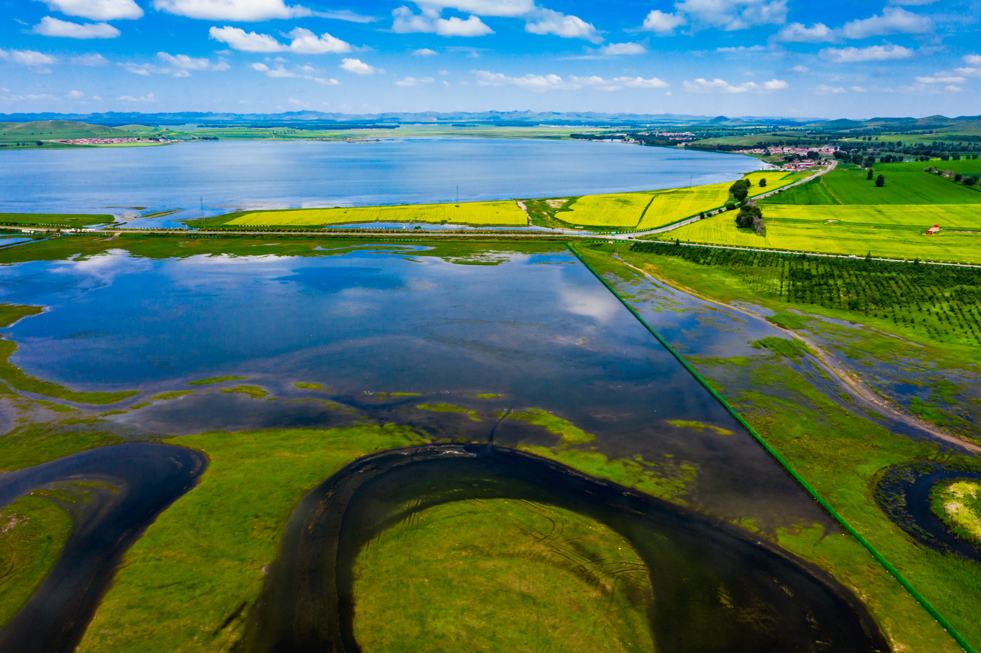 看草原,看河流,看湖泊,看美景,享清凉,何必东奔西走,你要的都在这里了